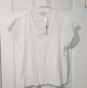 Design History White V-Neck Short Sleeve Top